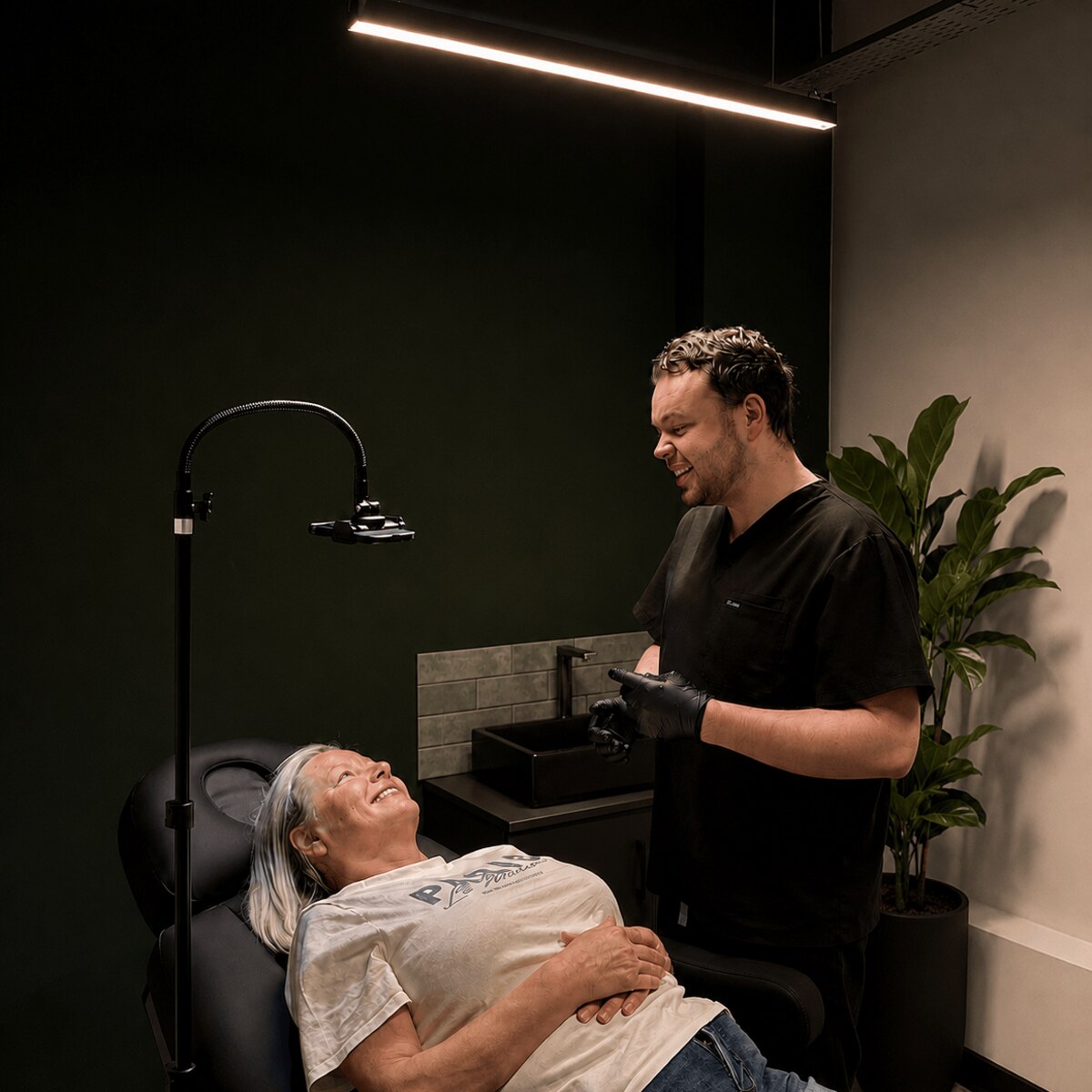 Dr Callum Shields in consultation at Thriyv Manchester doctor-led clinic