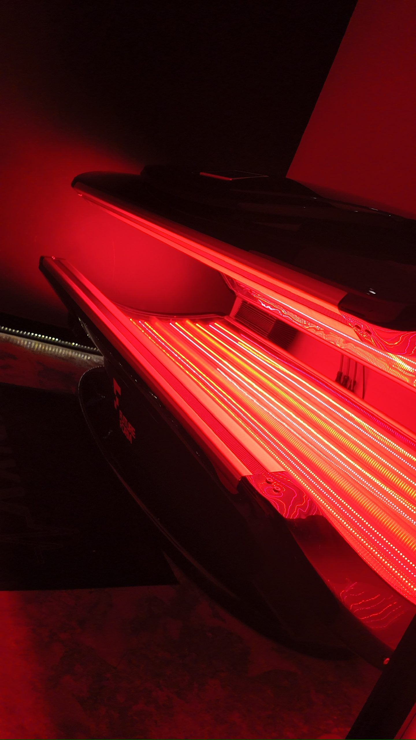 Thriyv's red light bed